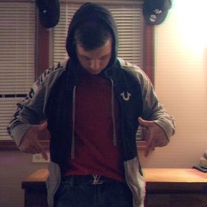 Meet your Posher, Avery